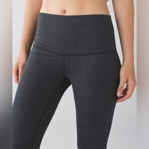 Lululemon Athletica Heathered Black Gray Wunder Under Crop (Roll Down) size S